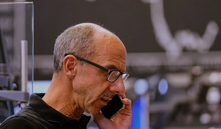 European markets fall as oil and gas prices rise