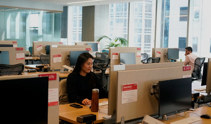 Portugal is among EU countries where many people work close to 50 hours a week