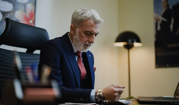 How Can CEO Succession Planning Improve Business Performance?
