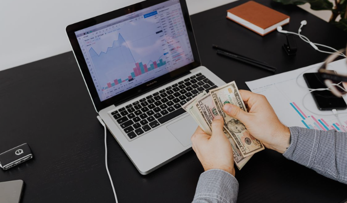 What Are the Best Ways to Invest Money Safely?